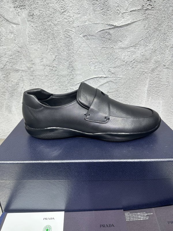 PRADA 프라다 광택 라운드 토 로퍼 슈즈 001-196121