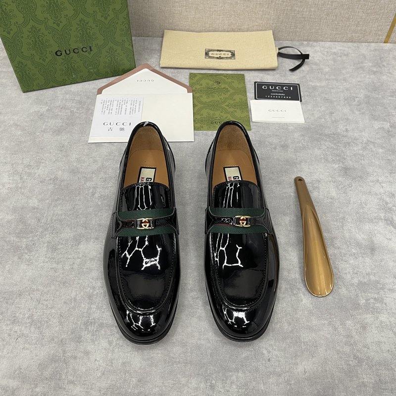 GUCCI 말비트 장식 남성 로퍼 001-196189