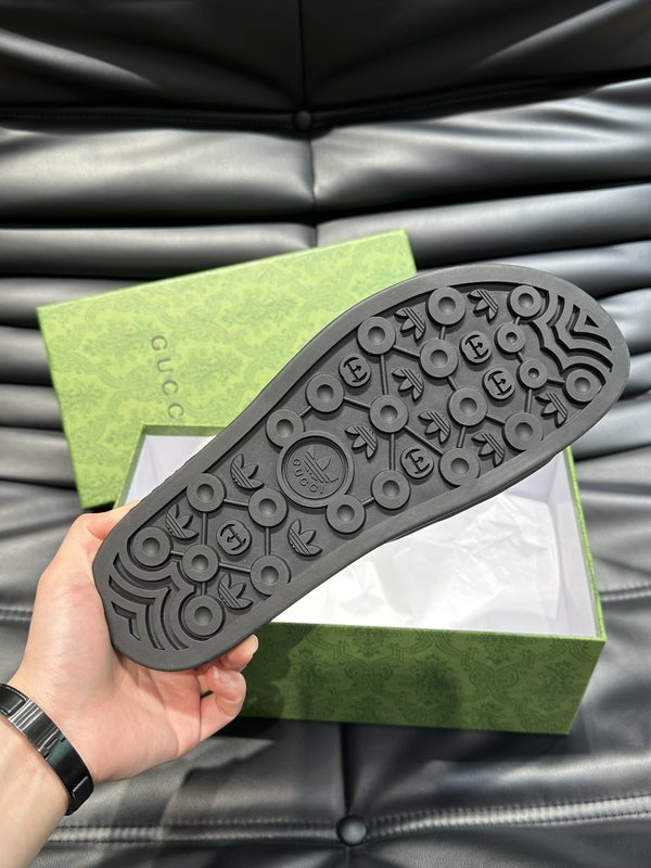 Gucci 남성 여름 소가죽 슬리퍼 001-196269