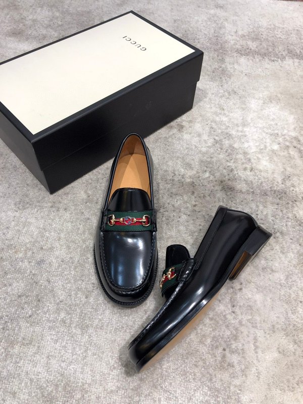 Gucci 신규 소가죽 로퍼 슈즈 001-196388