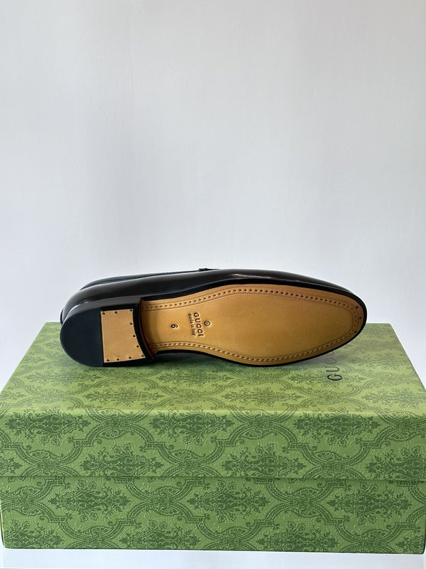 Gucci 남성 가죽 말장식 캐주얼 구두 001-196443