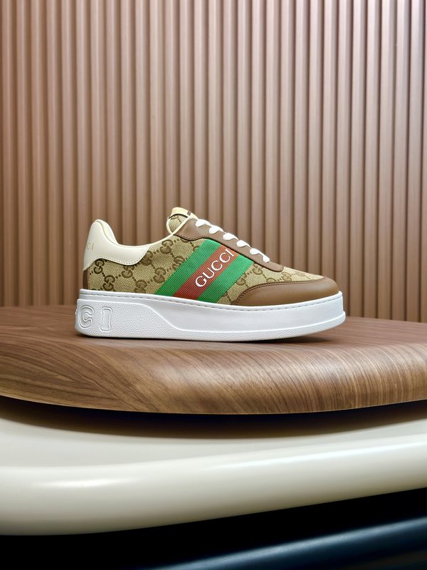 Gucci 구치 가죽 자수 캐주얼 스니커즈 001-196476