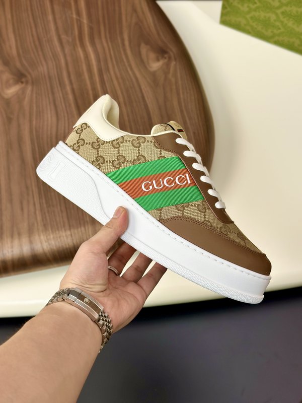 Gucci 구치 가죽 자수 캐주얼 스니커즈 001-196476
