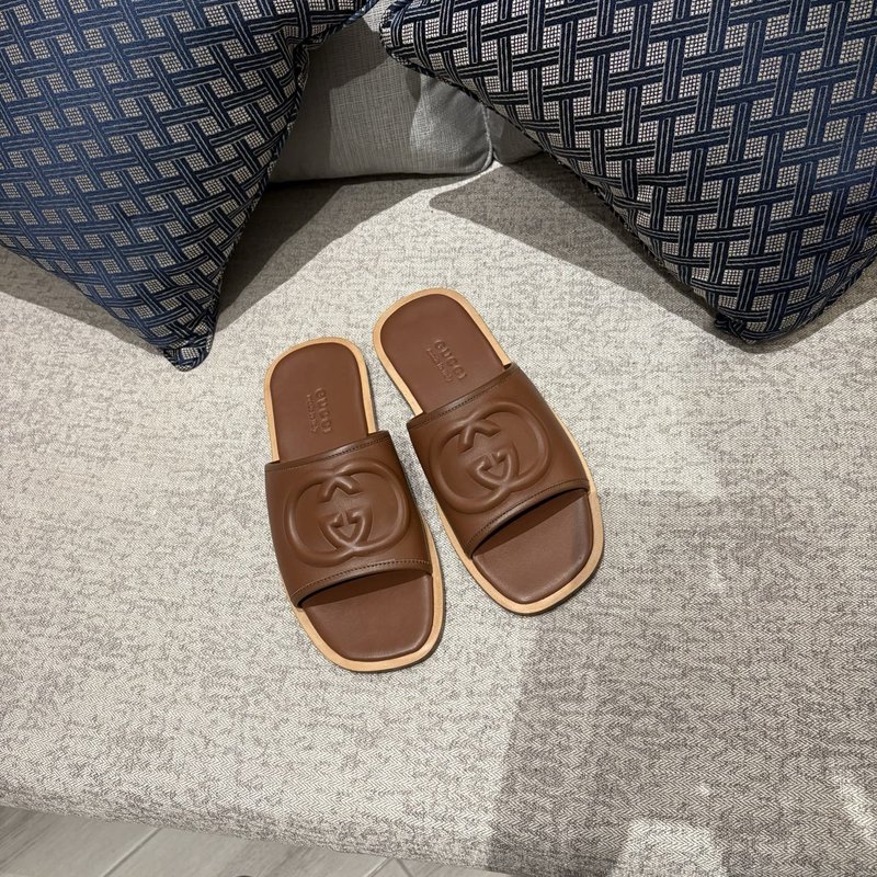 GUCCI 전체 가죽 슬라이드 샌들 001-196498