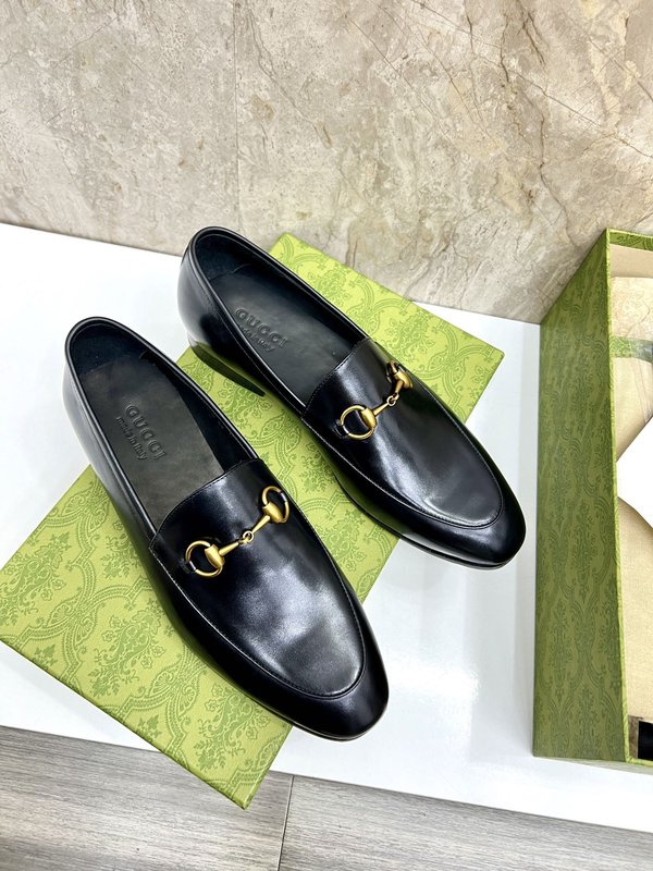 GUCCI 더블 G 스트랩 가죽 로퍼 001-196535