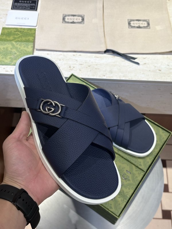 GUCCI 남성 크로스 인터로킹 더블 G 샌들 001-196575