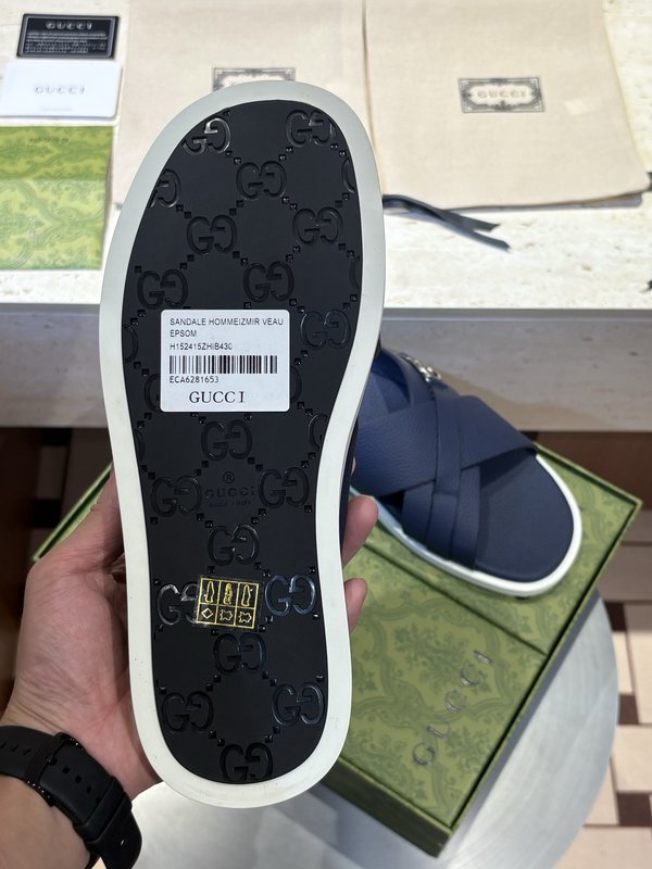 GUCCI 남성 크로스 인터로킹 더블 G 샌들 001-196575