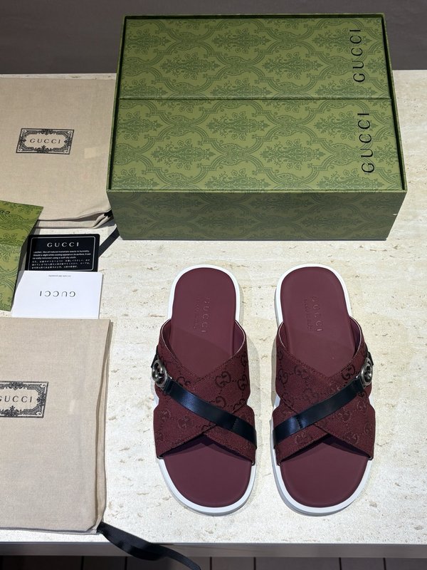 GUCCI 남성 교차 더블 G 샌들 001-196588