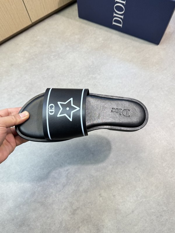 디올 Dior 토템 에코 가죽 캐주얼 슬리퍼 001-196903