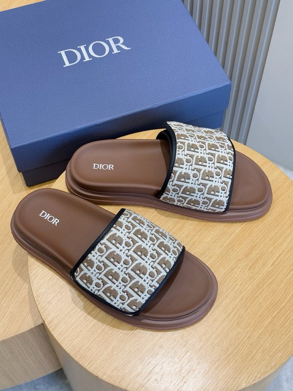 Dior Aqua 남성 교차 스트랩 샌들 001-196959