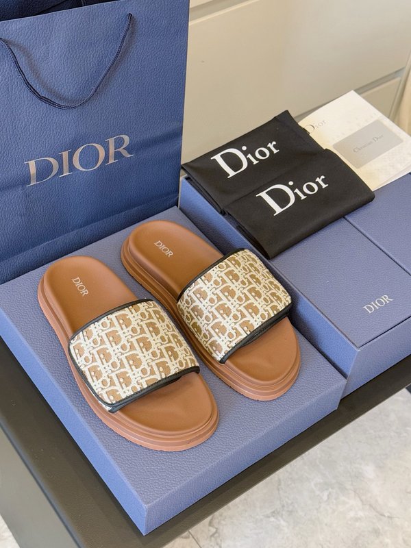 Dior Aqua 남성 교차 스트랩 샌들 001-196959
