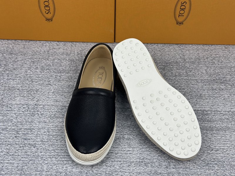 TOD'S 토즈 신규 남성 가죽 로퍼 001-197177