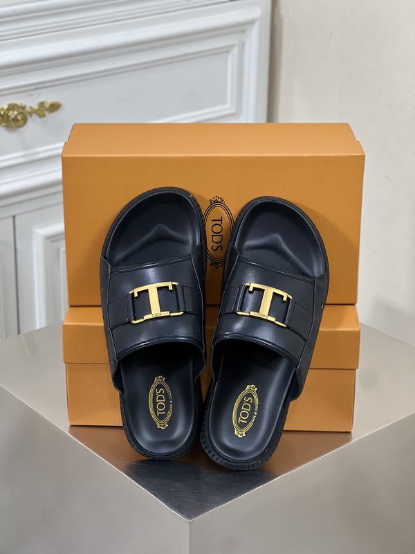 Tod's 남성 메탈 로고 샌들 001-197192