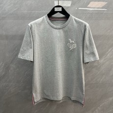Thom Browne 강아지 자수 라운드 티셔츠 001-197326