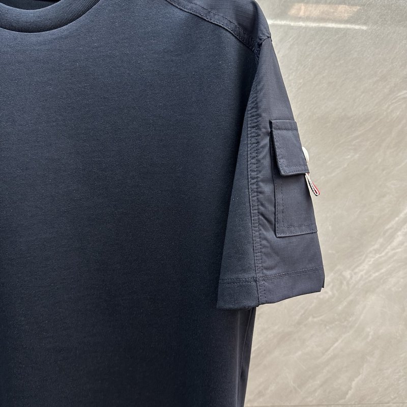 Thombrowne 사이드 슬리브 단추 포켓 라운드 티 001-197526