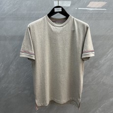 톰브라운 더블 소매 스트립 라운드 넥 반팔 티셔츠 001-197528