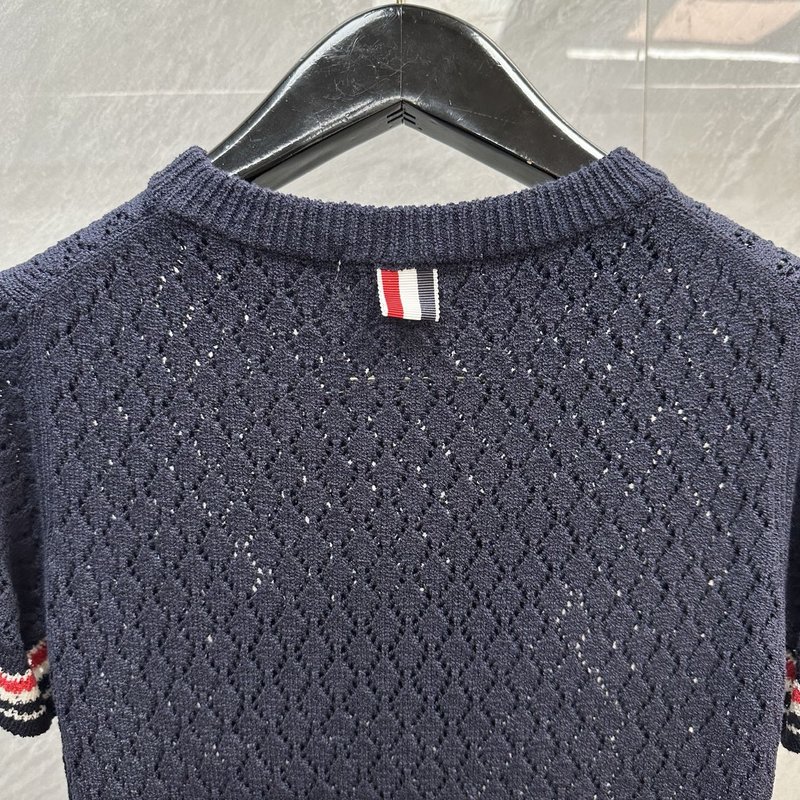 Thom Browne 라인스톤 강아지 반팔 니트 001-197544