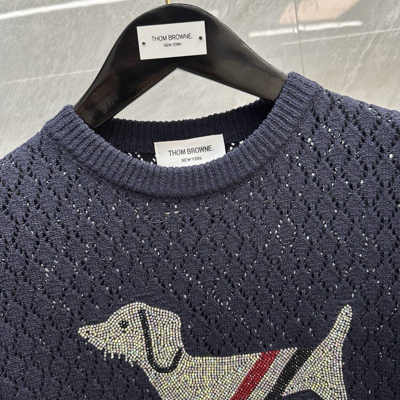 Thom Browne 라인스톤 강아지 반팔 니트 001-197544