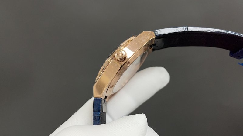 바쉐론 콘스탄틴 오버시즈 로즈골드 블루 다이얼 001-198613