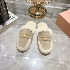 미우미우 가을 겨울 신상 골드 코인 퍼 슬리퍼 001-200675
