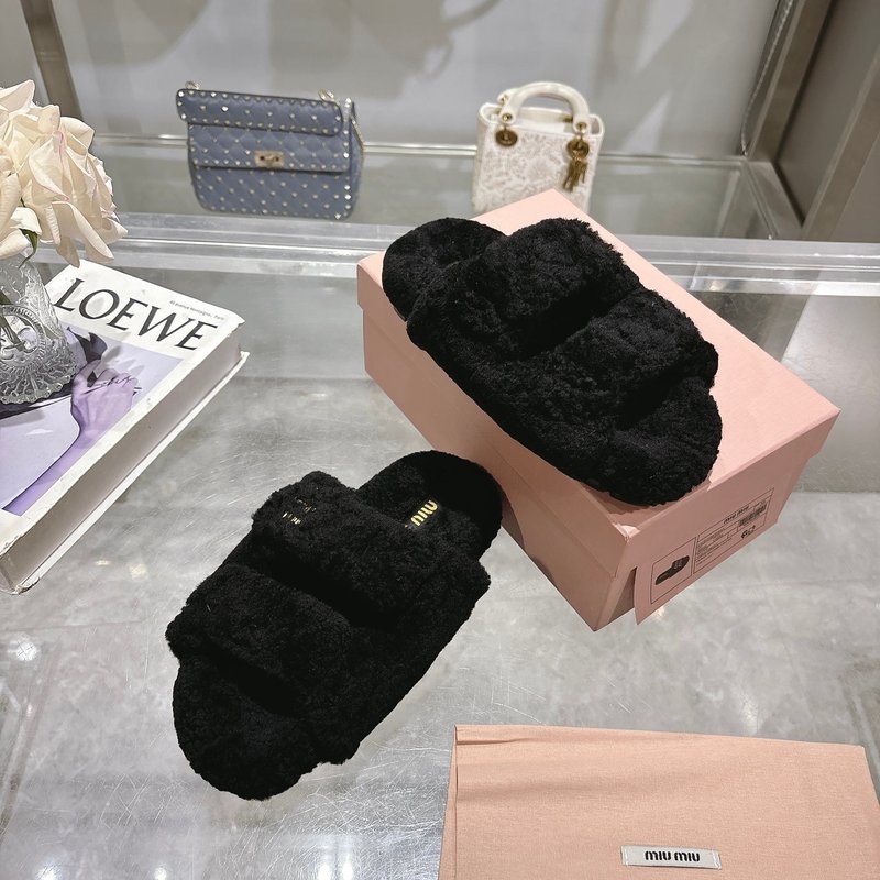 MIUMIU 클래식 가을 겨울 레터 퍼 슬리퍼 001-200743