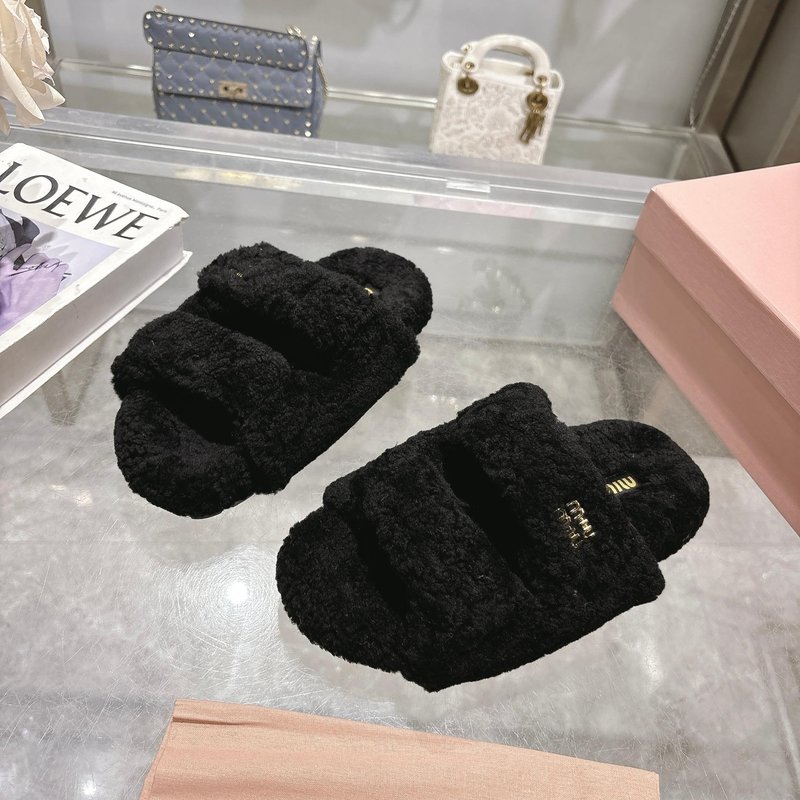 MIUMIU 클래식 가을 겨울 레터 퍼 슬리퍼 001-200743