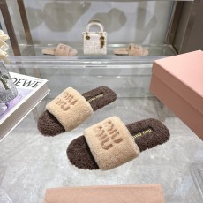 MIUMIU 클래식 가을 겨울 레터 퍼 슬리퍼 001-200749