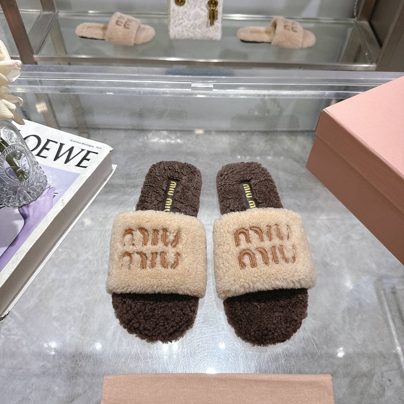 MIUMIU 클래식 가을 겨울 레터 퍼 슬리퍼 001-200749
