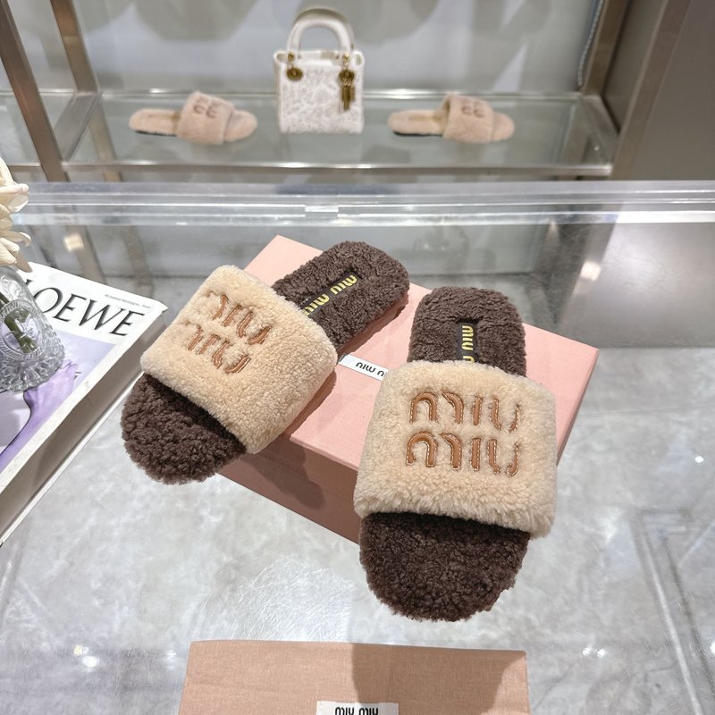 MIUMIU 클래식 가을 겨울 레터 퍼 슬리퍼 001-200749