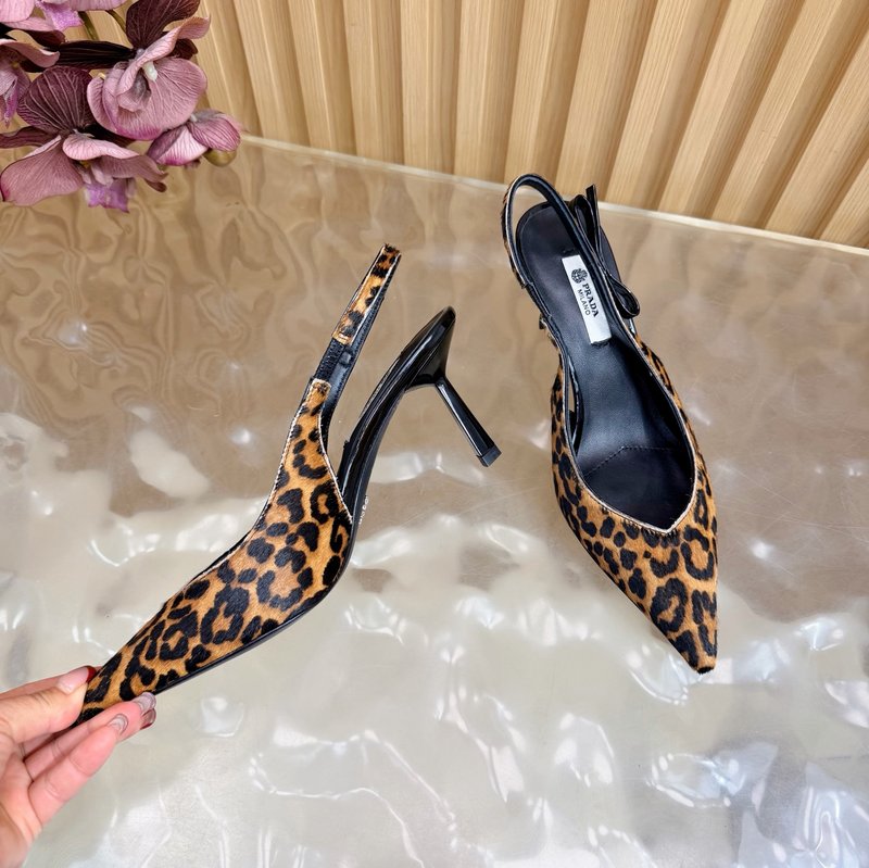 프라다 뾰족한 발가락 오픈토 하이힐 001-201248