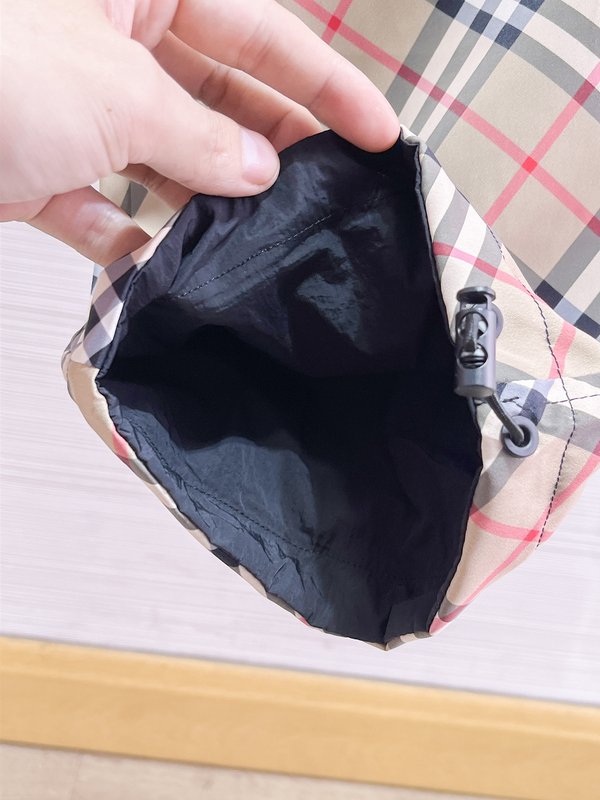 버버리 클래식 로고 캐주얼 팬츠 001-201586