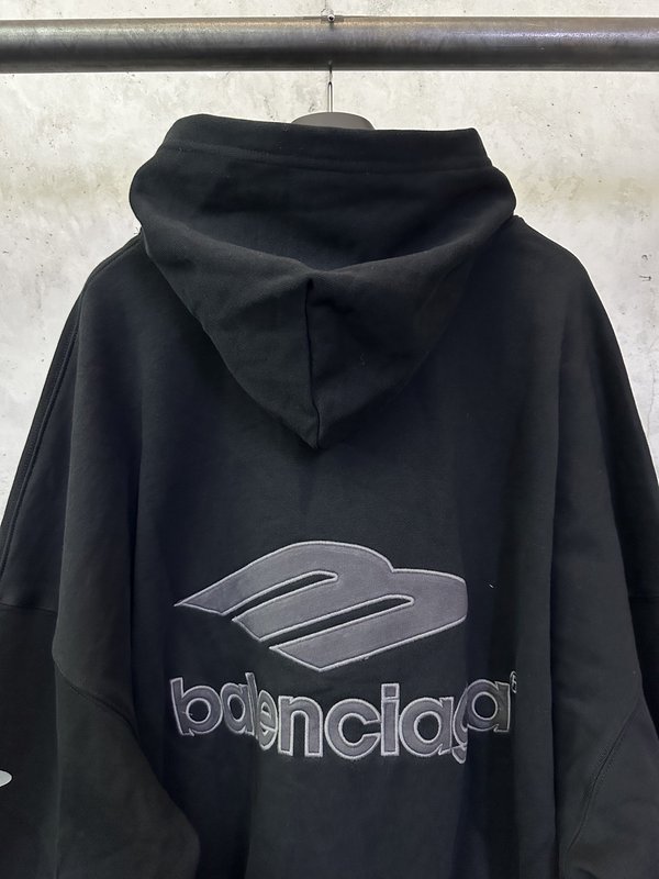 발렌시아가 후드 자수 스웨트셔츠 001-201923