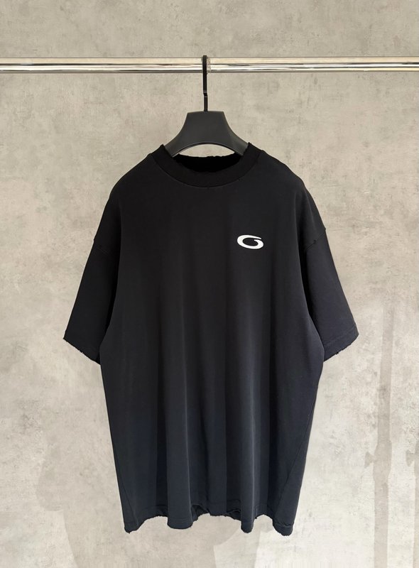 발렌시아가 자수 루즈핏 반팔 티셔츠 001-201924