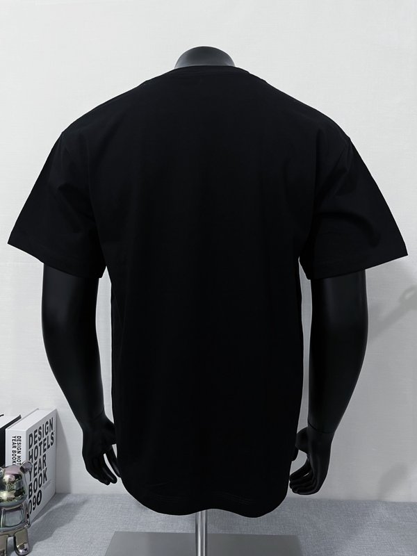 스톤아일랜드 클래식 엠블럼 라운드넥 반팔 티셔츠 001-202023