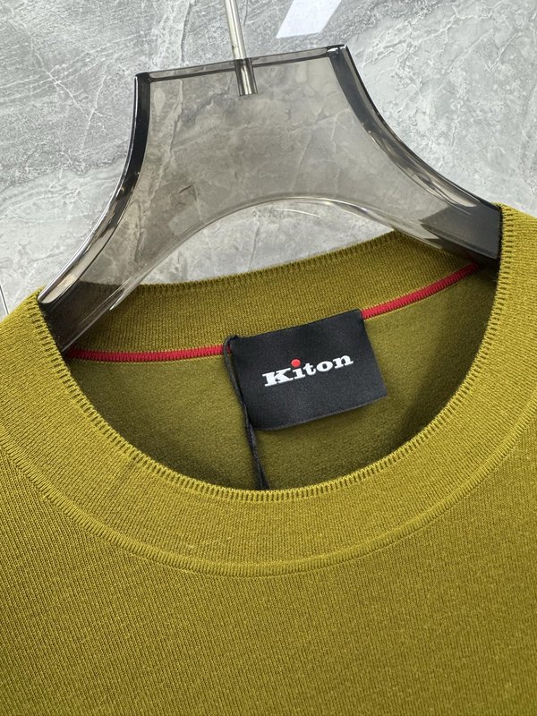 Kiton 남성 프리미엄 미니멀 로고 니트 긴팔 001-202362