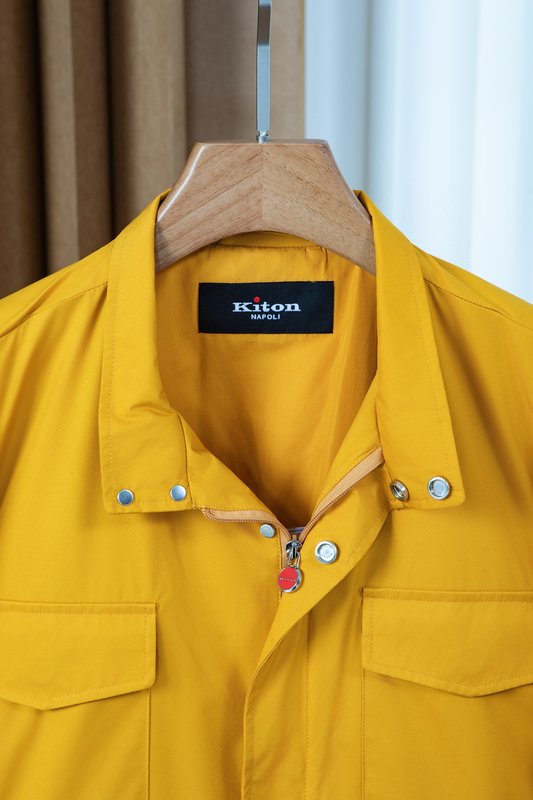 Kiton 스탠드 칼라 웨이스트 조절 가능 트렌치 재킷 001-202429