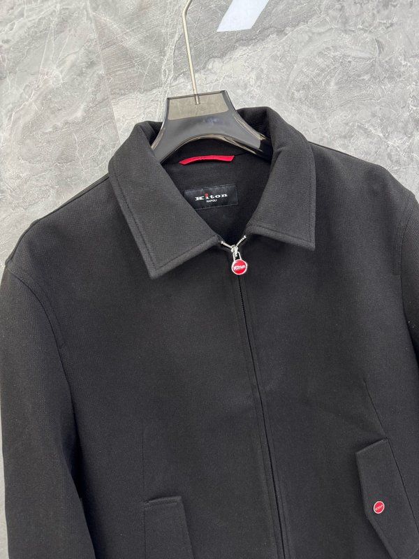 Kiton 올드머니 스타일 울 플립 칼라 재킷 001-202450