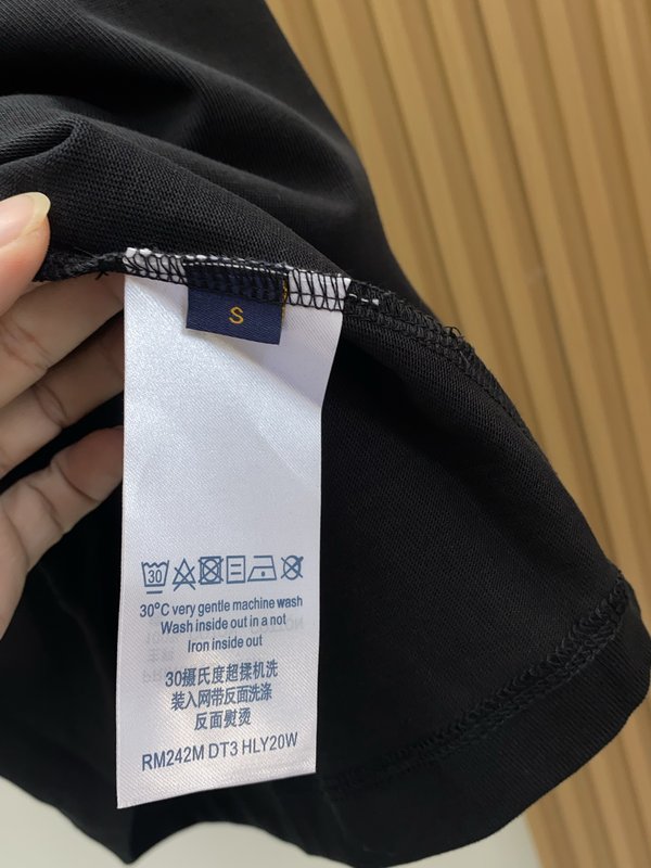 루이비통 남성 코튼 라운드넥 반팔 티셔츠 001-202504