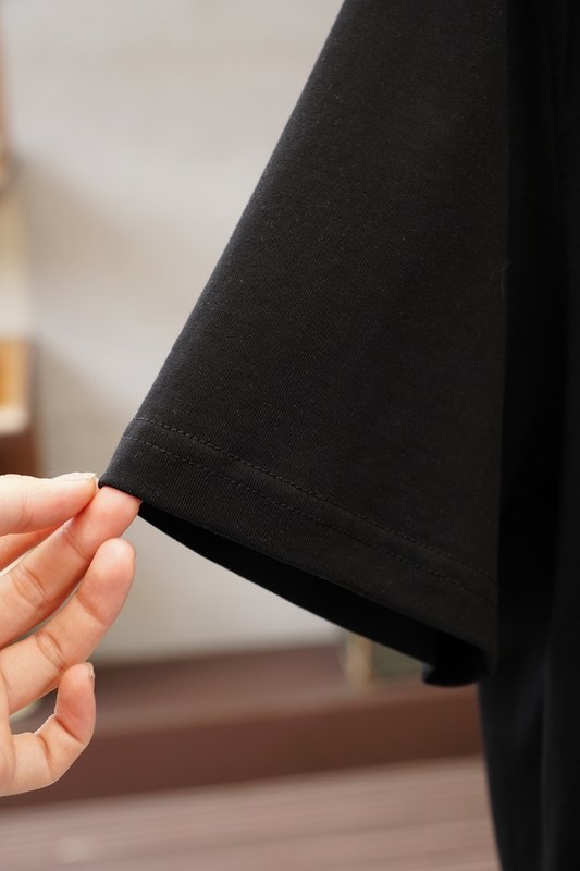 루이비통 남성 순면 라운드넥 반팔 티셔츠 001-202613
