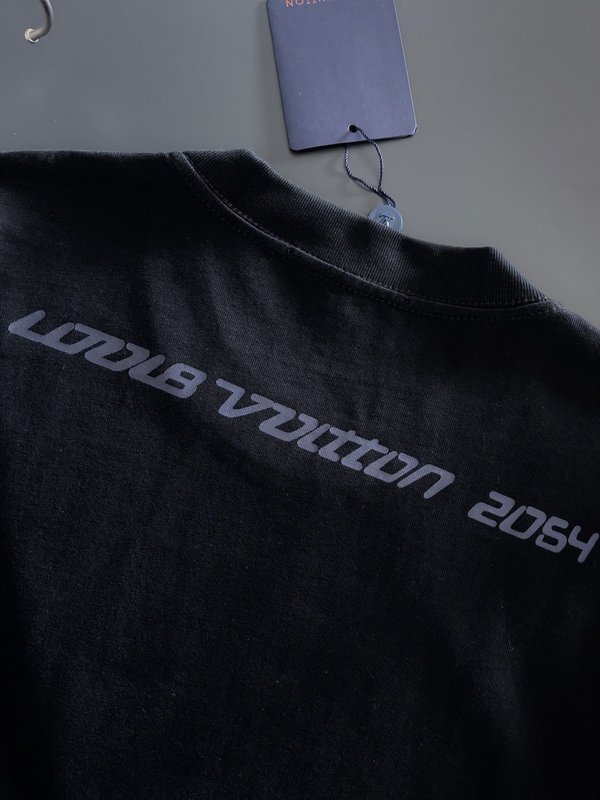 루이비통 남성 심플 반팔 티셔츠 001-202778