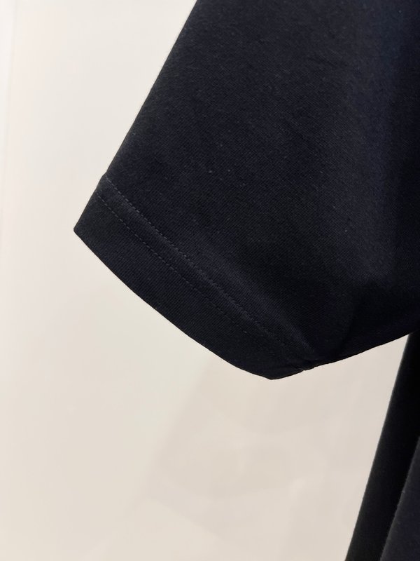 셀린 라운드넥 반팔 티셔츠 001-202966