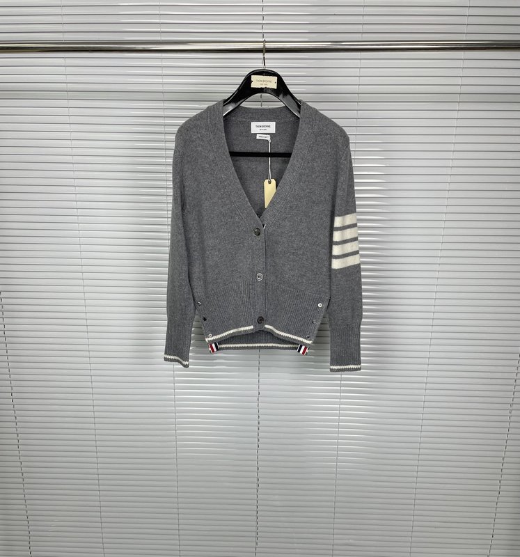 톰브라운 그레이 거위 그래픽 카디건 001-203157