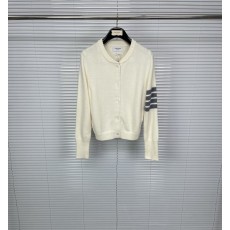 톰브라운 뒷면 강아지 자수 카디건 001-203187