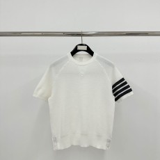 톰브라운 가슴 로고 스트라이프 반팔 니트 001-203429