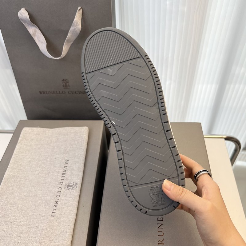 Brunello Cucinelli 남성 스웨이드 슈즈 001-203787