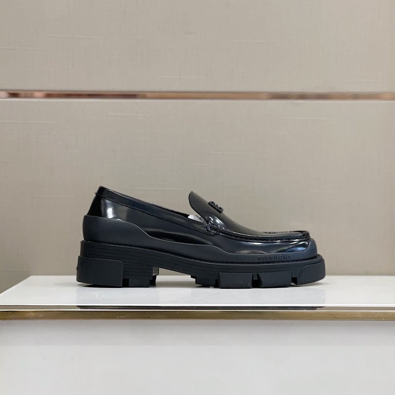 Givenchy 테라 남성 브러쉬드 레더 로퍼 001-204147