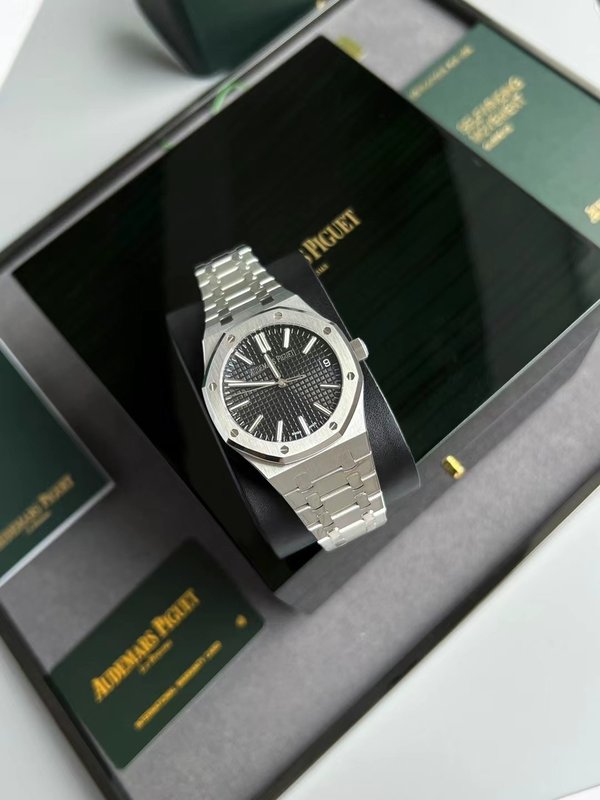 오데마 피게 로얄 오크 50 주년 기념 시계 001-204893