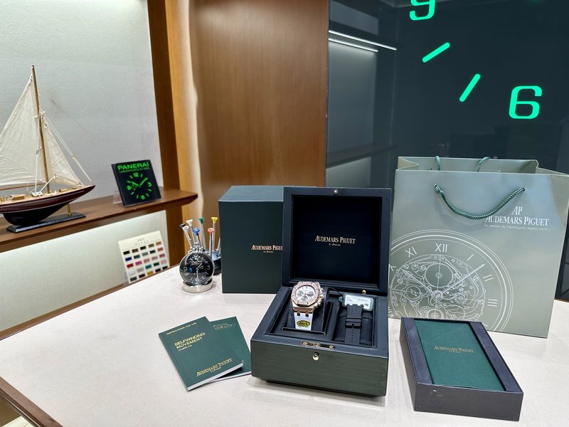 오디게 피게 로얄 오크 오프쇼어 여성용 시계 001-204899