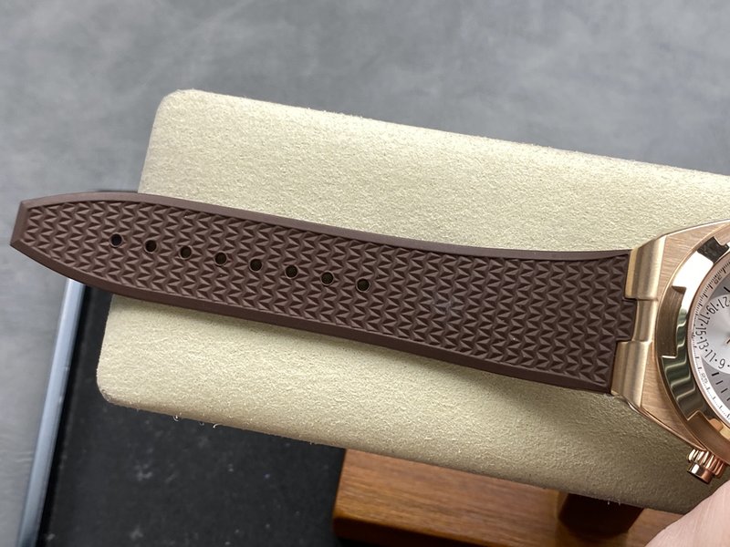 바쉐론 콘스탄틴 오버시스 멀티펑션 오토매틱 시계 001-205063
