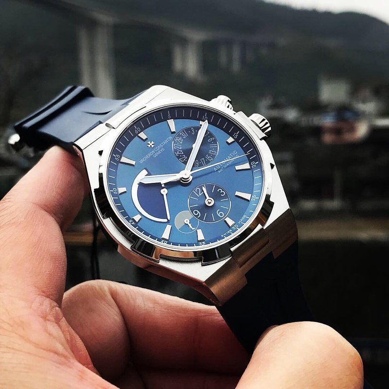 바쉐론 콘스탄틴 오버시스 멀티펑션 기계식 시계 001-205285